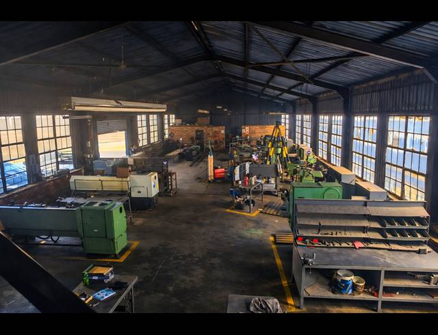 700M² WAREHOUSE FOR SALE IN MARIEVALE